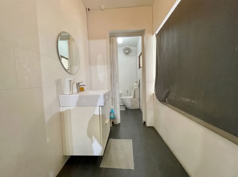 75 Niven Road, Niven Road, 4 Bedrooms, 1,600 sqft, Conservation House For Rent, by Terence Xie, 500079697 - Bathroom - PropertyGuru.com.sg