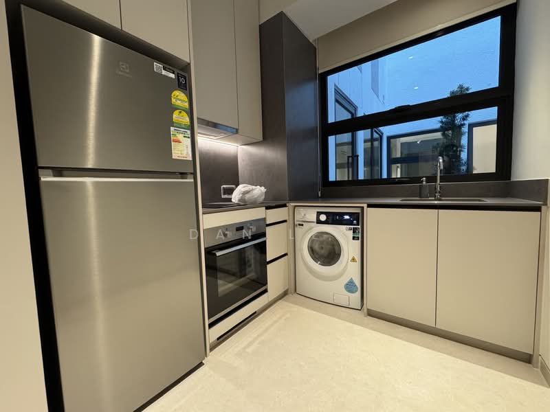 MBER, , 3 Bedrooms, 920 sqft, Apartment For Rent, by Dan Ler, 500079702 - Kitchen - PropertyGuru.com.sg