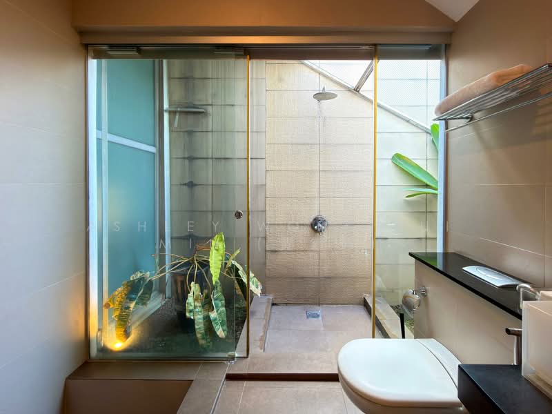 Modern 2.5 Storey Corner-T @ Seletar Hills Estate, , 5 Bedrooms, 3,600 sqft, Corner Terrace For Sale, by Ashley Wong Hui Min (黄鏸慜), 500079710 - Bathroom - PropertyGuru.com.sg