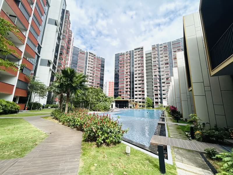 Riverfront Residences, 41 Hougang Avenue 7, 2 Bedrooms, 753 sqft, Condominium For Rent, by Titan Tan, 500079718 - Second swimming pool - PropertyGuru.com.sg