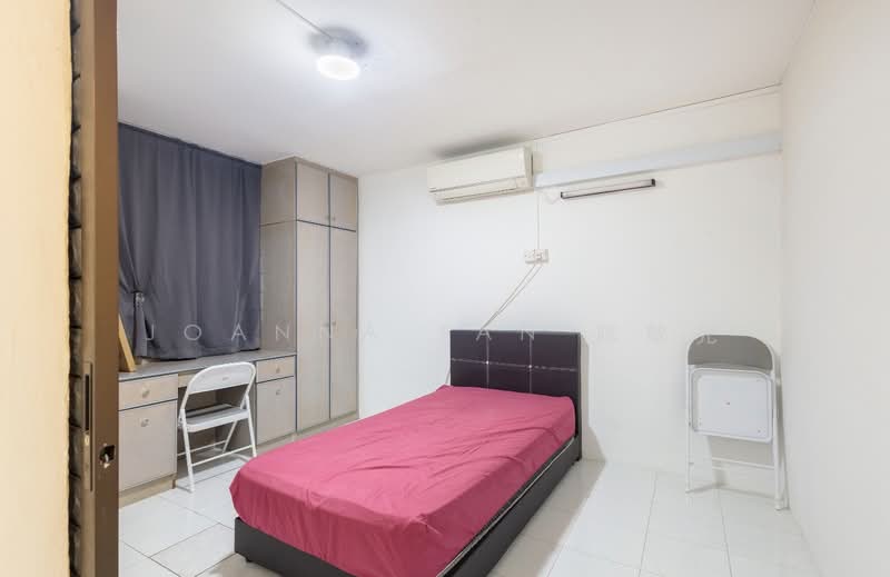 168 Stirling Road HDB Flat For Sale at S$ 360,000 | PropertyGuru Singapore - Bedroom