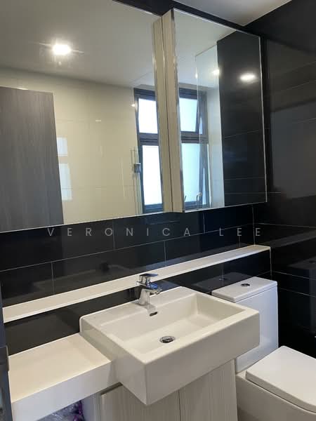 Gem Residences, 1 Lorong 5 Toa Payoh, Room Rental, 320 sqft, Condominium For Rent, by Veronica Lee, 500079734 - Bathroom - PropertyGuru.com.sg