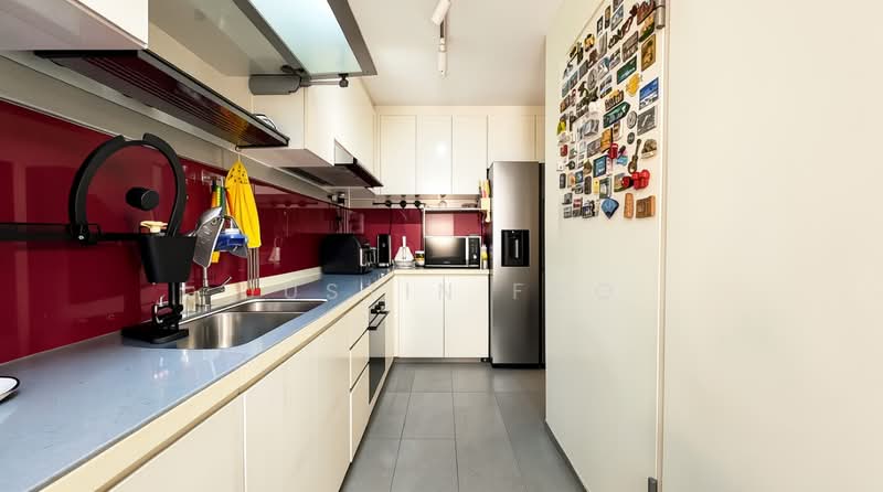 Heron Bay, 51 Upper Serangoon View, 4 Bedrooms, 1,389 sqft, Executive Condominium For Sale, by Justin Foo, 500079737 - Kitchen - PropertyGuru.com.sg