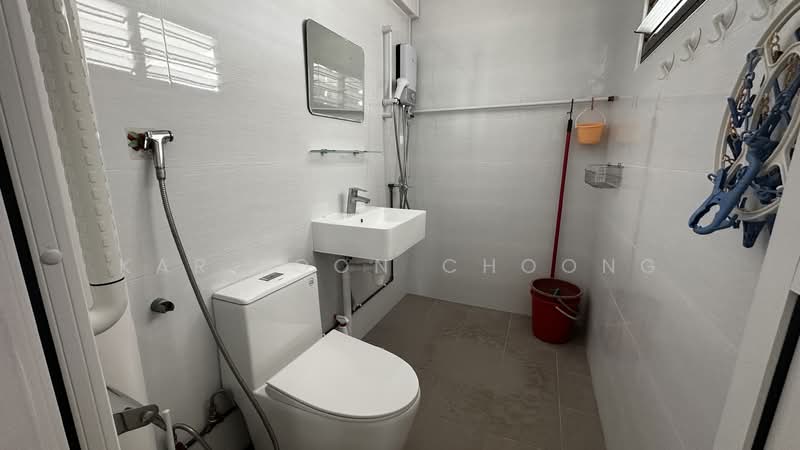 136 Simei Street 1, 136 Simei Street 1, Room Rental, 150 sqft, HDB Flat For Rent, by Kar Loon Choong, 500079739 - Bathroom - PropertyGuru.com.sg