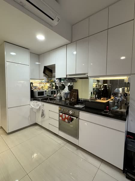 The Promenade @ Pelikat Condominium For Sale at S$ 800,000 | PropertyGuru Singapore - Kitchen
