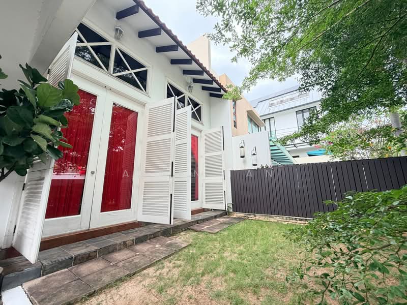 FREEHOLD FRANKEL ESTATE HUGE LAND SIZE SEMI D Semi-Detached House For Sale at S$ 7,280,000 | PropertyGuru Singapore - Exterior