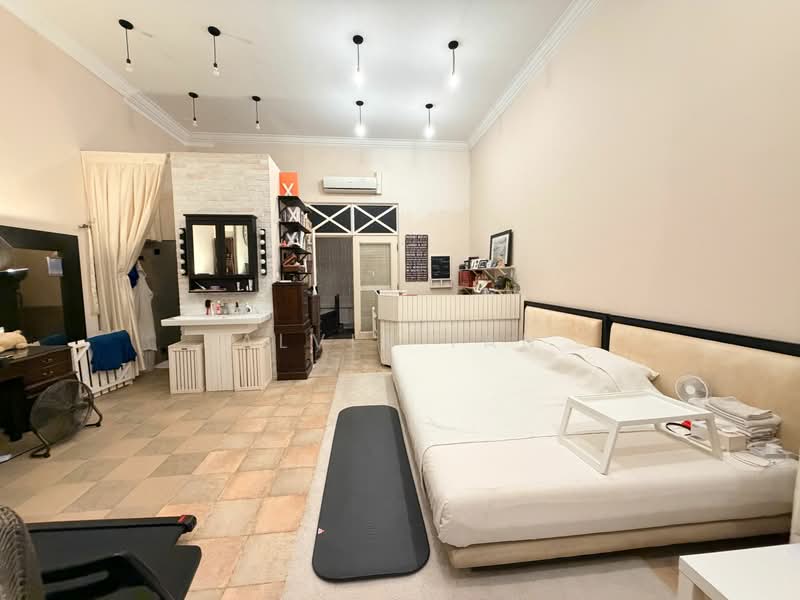 FREEHOLD FRANKEL ESTATE HUGE LAND SIZE SEMI D Semi-Detached House For Sale at S$ 7,280,000 | PropertyGuru Singapore - Bedroom