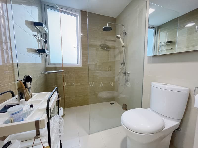 Waterview Condominium For Sale at S$ 1,999,999 | PropertyGuru Singapore - Bathroom