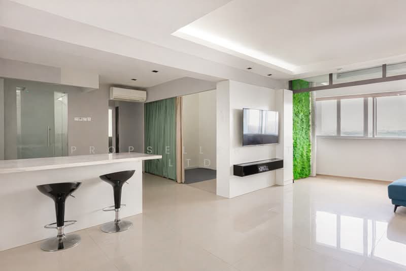 690B Choa Chu Kang Crescent HDB Flat For Sale at S$ 730,000 | PropertyGuru Singapore - Living Room