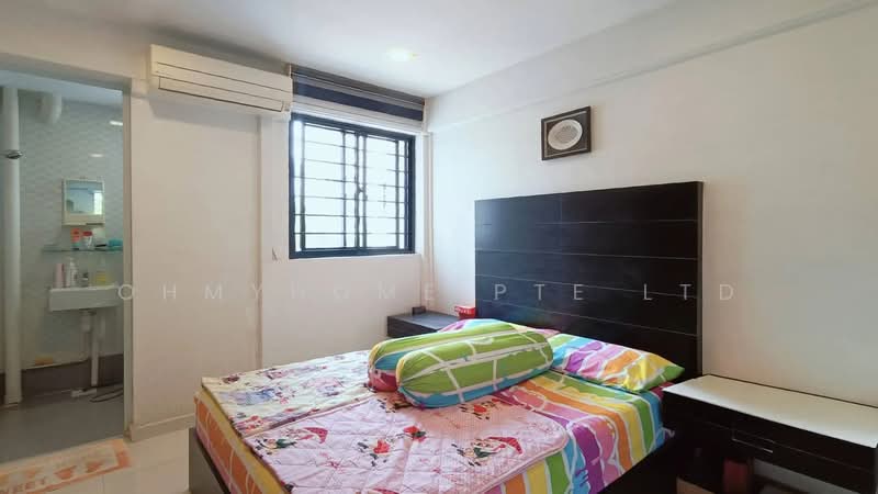 513 Ang Mo Kio Avenue 8 HDB Flat For Sale at S$ 450,000 | PropertyGuru Singapore - Bedroom