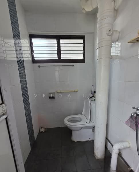160 Yishun Street 11 HDB Flat For Sale at S$ 450,000 | PropertyGuru Singapore - Bathroom