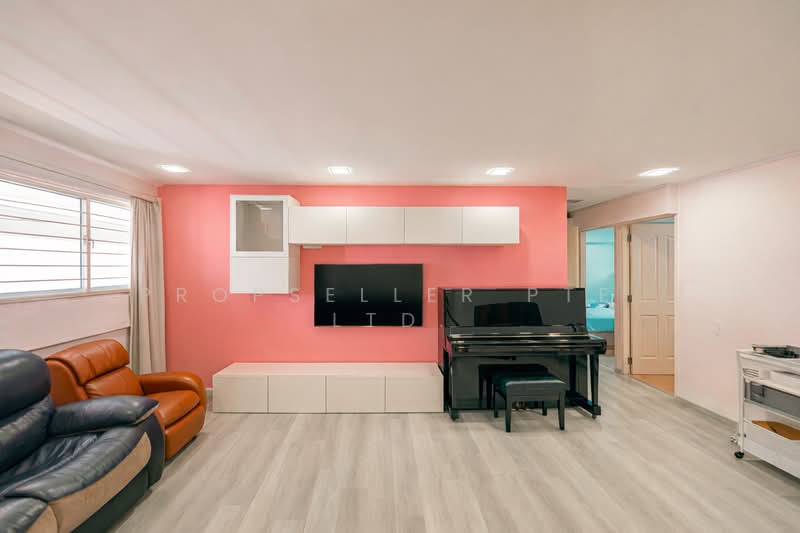 852 Yishun Street 81 HDB Flat For Sale at S$ 570,000 | PropertyGuru Singapore - Living Room