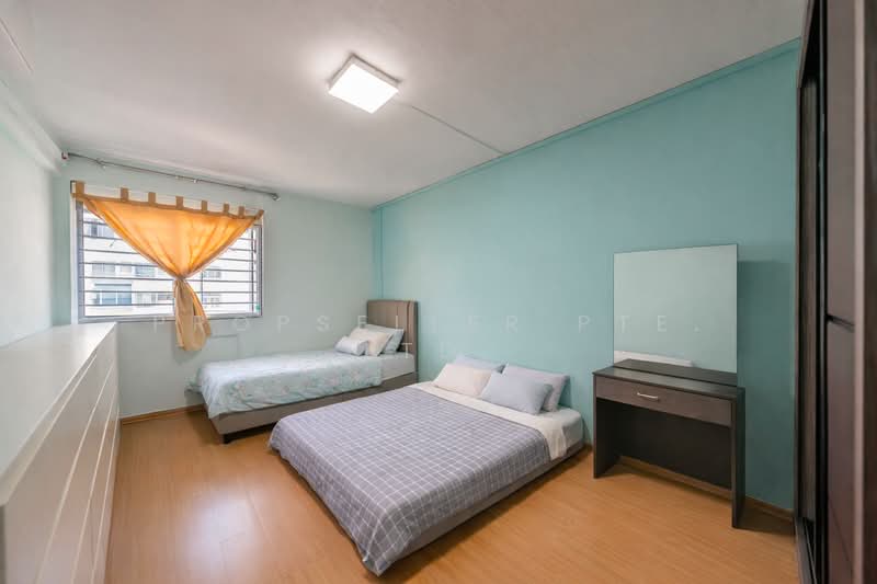 852 Yishun Street 81 HDB Flat For Sale at S$ 570,000 | PropertyGuru Singapore - Bedroom