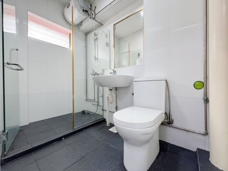 506 Serangoon North Avenue 4, 506 Serangoon North Avenue 4, 4 Bedrooms, 1,560 sqft, HDB Flat For Rent, by Nat Tjew, 500079770 - Bathroom - PropertyGuru.com.sg