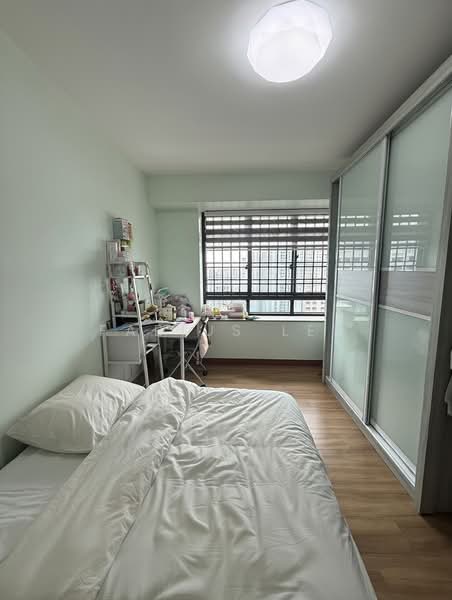 Sengkang west ave HDB Flat For Sale at S$ 708,000 | PropertyGuru Singapore - Bedroom