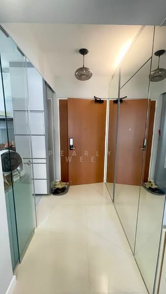 327A Sumang Walk, 327A Sumang Walk, 1 Bedroom, 409 sqft, HDB Flat For Rent, by Pearly Wee, 500079794 - Entrance - PropertyGuru.com.sg