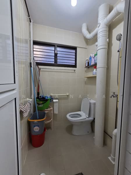 711 Hougang Avenue 2, 711 Hougang Avenue 2, Room Rental, 100 sqft, HDB Flat For Rent, by Nadya Natra, 500079795 - PropertyGuru.com.sg