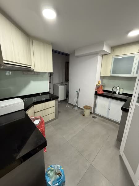 Orchid Park Condominium Condominium For Sale at S$ 1,299,000 | PropertyGuru Singapore - Kitchen