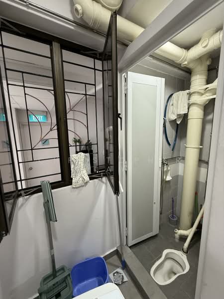 Orchid Park Condominium Condominium For Sale at S$ 1,299,000 | PropertyGuru Singapore - Bathroom