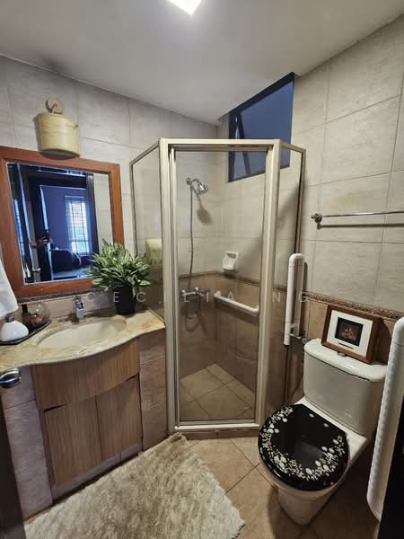 Regent Heights, 50 Bukit Batok East Avenue 5, 3 Bedrooms, 1,023 sqft, Condominium For Rent, by Cecilia Ng, 500079855 - Bathroom - PropertyGuru.com.sg