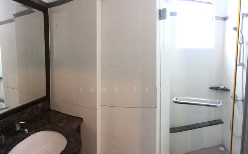 Hillington Green Condominium For Sale at S$ 2,800,000 | PropertyGuru Singapore - Bathroom