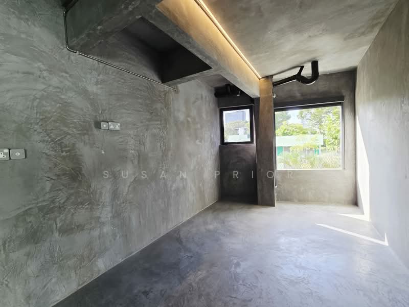 Race Course/ Rangoon Dazzling Loft 2/3 Bed, , 3 Bedrooms, 1,870 sqft, Walk-up Apartment For Rent, by Susan Prior, 500079862 - Interior - PropertyGuru.com.sg