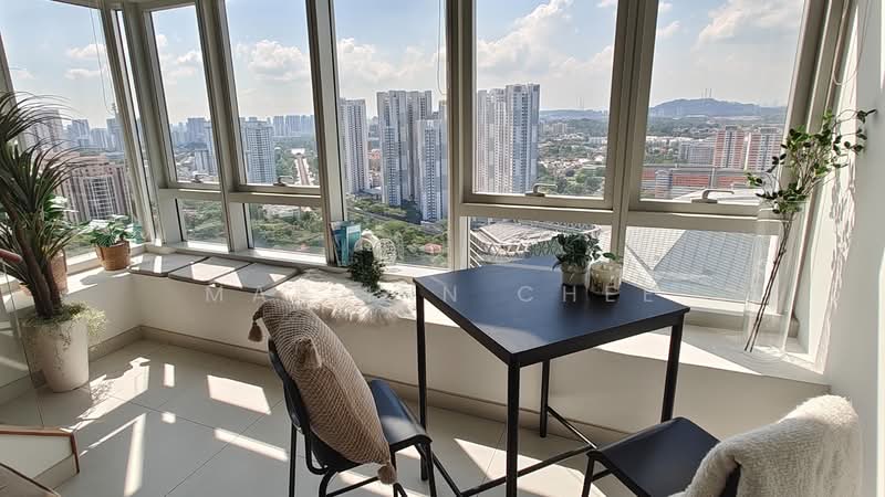 The Rochester Residences Apartment For Sale at S$ 1,650,000 | PropertyGuru Singapore - Full Height Glass Window
