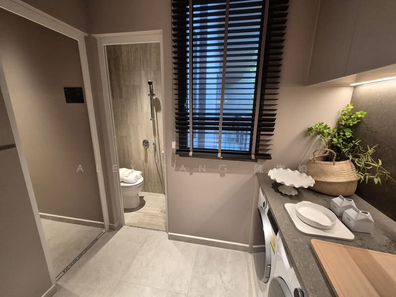 River Modern Condominium For Sale at S$ 5,995,000 | PropertyGuru Singapore - Bathroom