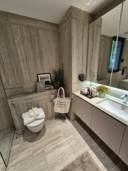River Modern Condominium For Sale at S$ 5,995,000 | PropertyGuru Singapore - Bathroom