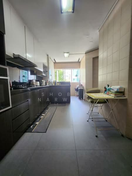 127 Tampines Street 11, 127 Tampines Street 11, 3 Bedrooms, 1,450 sqft, HDB Flat For Sale, by Shobha Narwani, 500079892 - Kitchen - PropertyGuru.com.sg