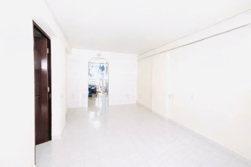 645 Hougang Avenue 8 HDB Flat For Sale at S$ 430,000 | PropertyGuru Singapore - Interior