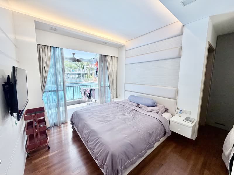 Q Bay Residences Condominium For Sale at S$ 2,450,000 | PropertyGuru Singapore - Bedroom
