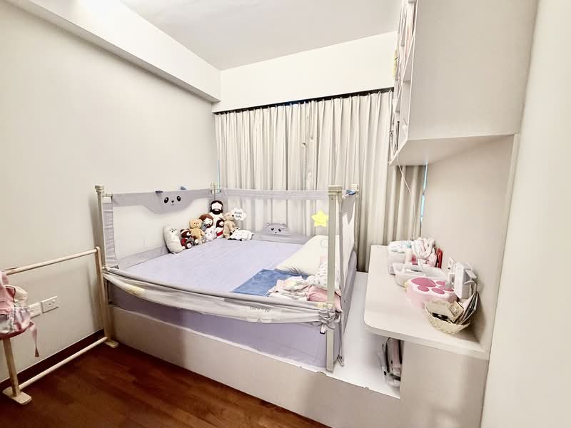 Q Bay Residences Condominium For Sale at S$ 2,450,000 | PropertyGuru Singapore - Bedroom