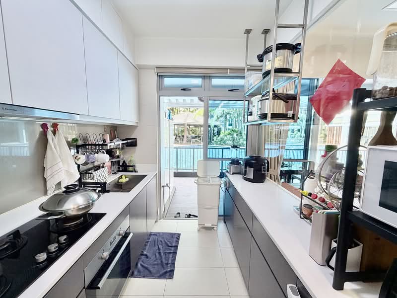 Q Bay Residences Condominium For Sale at S$ 2,450,000 | PropertyGuru Singapore - Kitchen