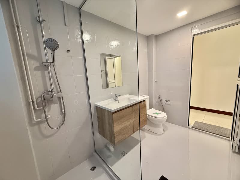148H Pasir Panjang Road, , Room Rental, 120 sqft, Apartment For Rent, by Young Chng, 500079907 - Bathroom - PropertyGuru.com.sg