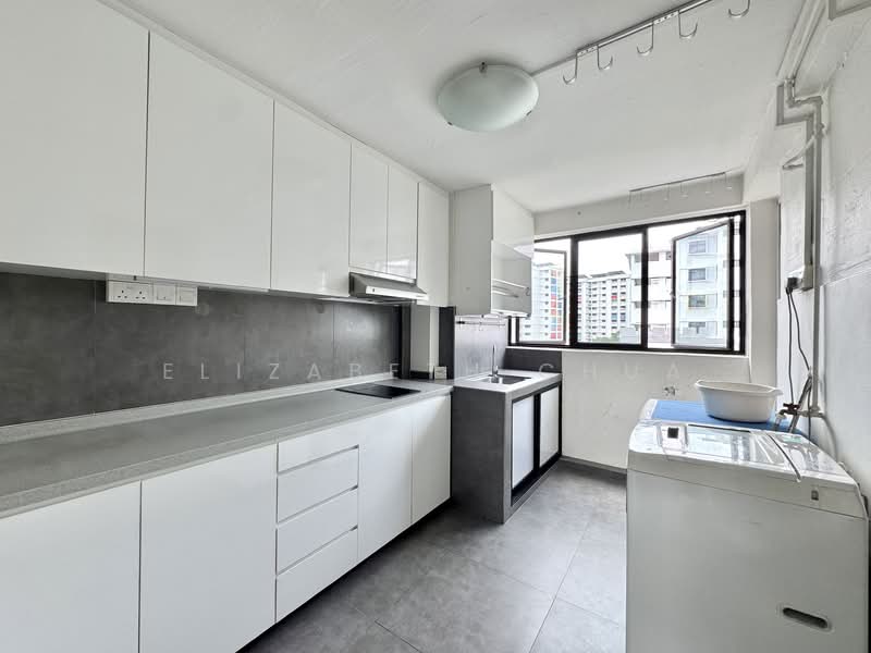 93 Paya Lebar Way HDB Flat For Sale at S$ 388,000 | PropertyGuru Singapore - Kitchen