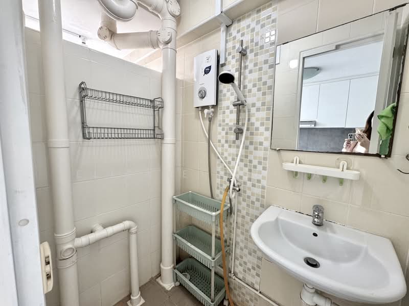 93 Paya Lebar Way HDB Flat For Sale at S$ 388,000 | PropertyGuru Singapore - Bathroom