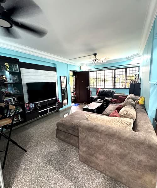 514 Choa Chu Kang Street 51 HDB Flat For Sale at S$ 670,000 | PropertyGuru Singapore - Living Room