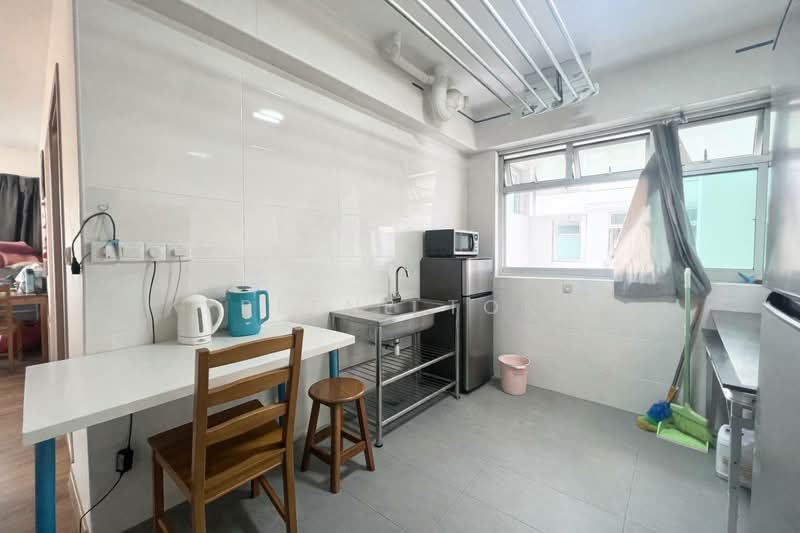 103A Canberra Street HDB Flat For Sale at S$ 400,000 | PropertyGuru Singapore - Kitchen