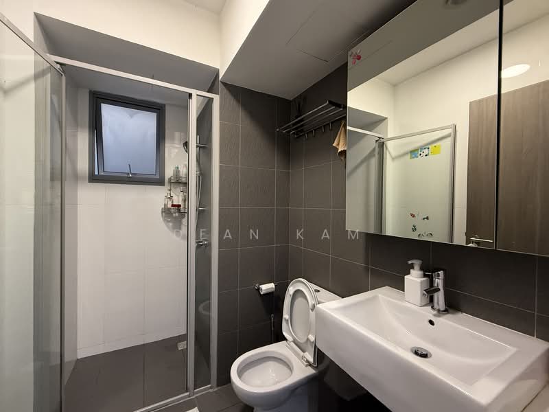 530A Pasir Ris Drive 1 HDB Flat For Sale at S$ 770,000 | PropertyGuru Singapore - Bathroom