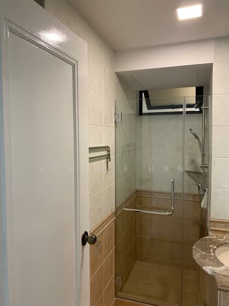 Seasons View, 5 Pemimpin Drive, 3 Bedrooms, 1,141 sqft, Condominium For Rent, by Johnnie Han, 500079988 - Bathroom - PropertyGuru.com.sg