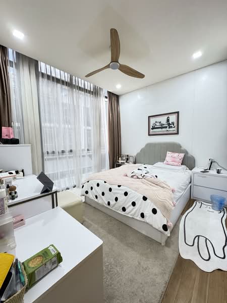 Belgravia Villas Cluster House For Sale at S$ 4,200,000 | PropertyGuru Singapore - Bedroom