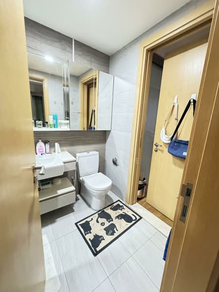 Belgravia Villas Cluster House For Sale at S$ 4,200,000 | PropertyGuru Singapore - Bathroom