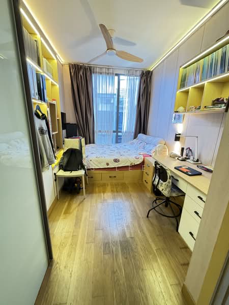 Belgravia Villas Cluster House For Sale at S$ 4,200,000 | PropertyGuru Singapore - Bedroom