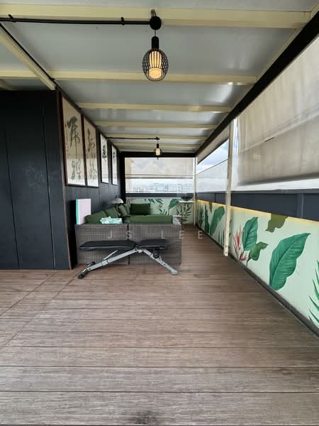 Belgravia Villas Cluster House For Sale at S$ 4,200,000 | PropertyGuru Singapore - Balcony