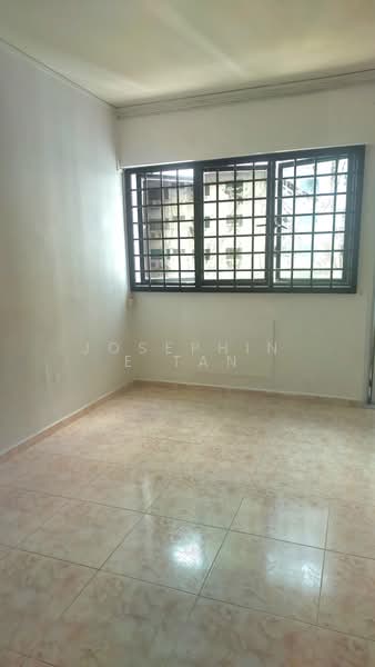 163 Bukit Batok Street 11 HDB Flat For Sale at S$ 450,000 | PropertyGuru Singapore - Interior