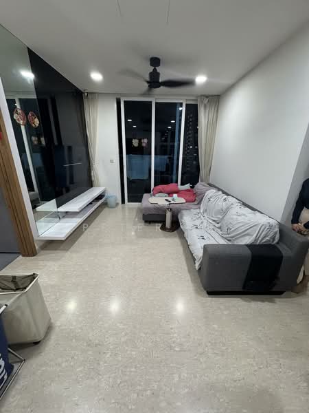 Ritz Regency, 8 Ipoh Lane, Room Rental, 150 sqft, Apartment For Rent, by PETER HO, 500080041 - Living Room - PropertyGuru.com.sg