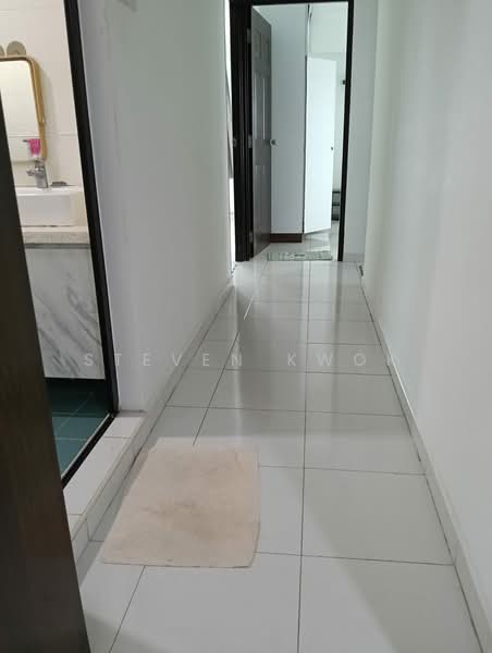 656 Senja Road, 656 Senja Road, 3 Bedrooms, 1,184 sqft, HDB Flat For Rent, by Steven Kwok, 500080047 - Corridor to Bedrooms - PropertyGuru.com.sg