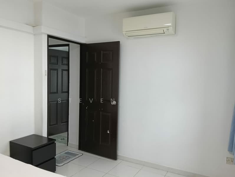 656 Senja Road, 656 Senja Road, 3 Bedrooms, 1,184 sqft, HDB Flat For Rent, by Steven Kwok, 500080047 - 1st Common Bedroom - PropertyGuru.com.sg