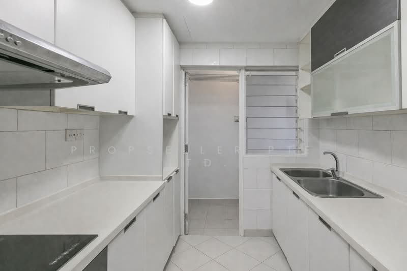 Parc Haven Condominium For Sale at S$ 950,000 | PropertyGuru Singapore - Kitchen